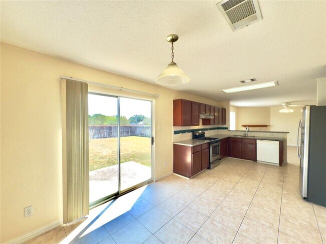 Building Photo - 17125 Dashwood Creek Dr