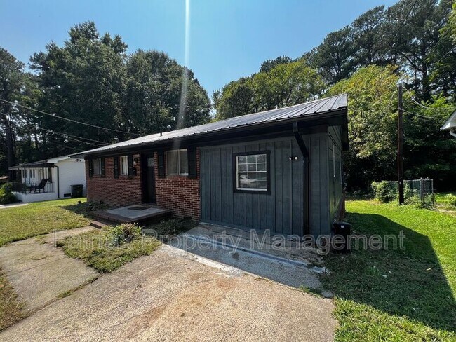 Building Photo - 2308 Nebo St