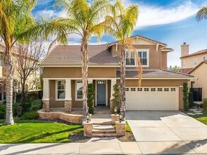 Building Photo - Spacious 4-Bedroom Pool Home in Saugus wit...