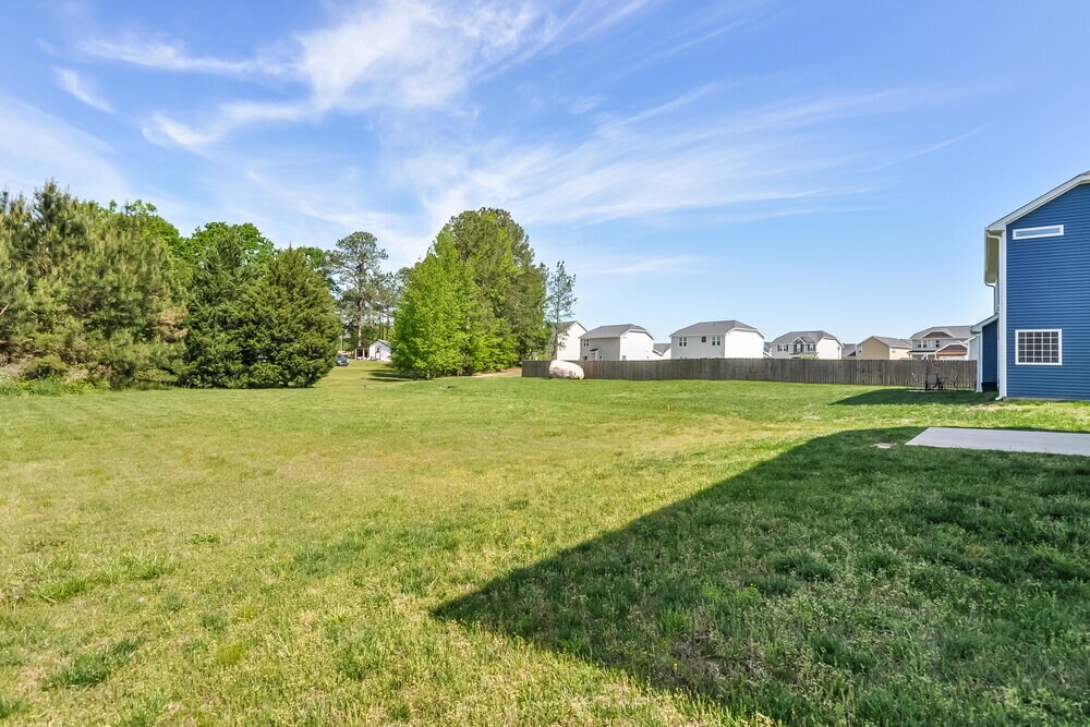 Building Photo - 229 Darecrest Ln