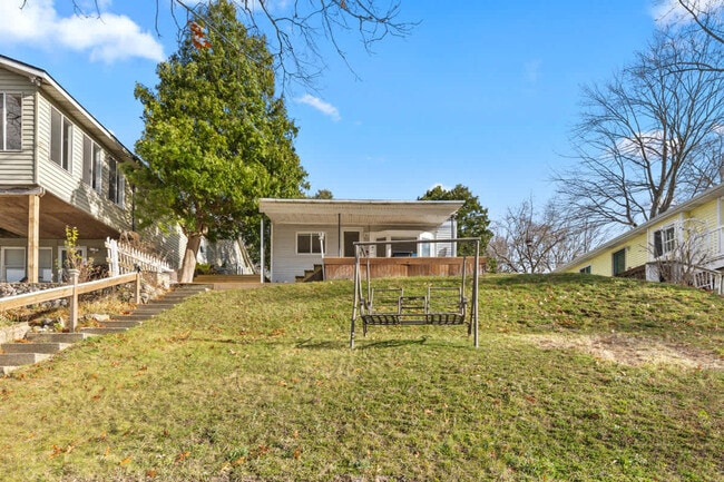 Building Photo - 8685 Je-NE-Be Dr NE