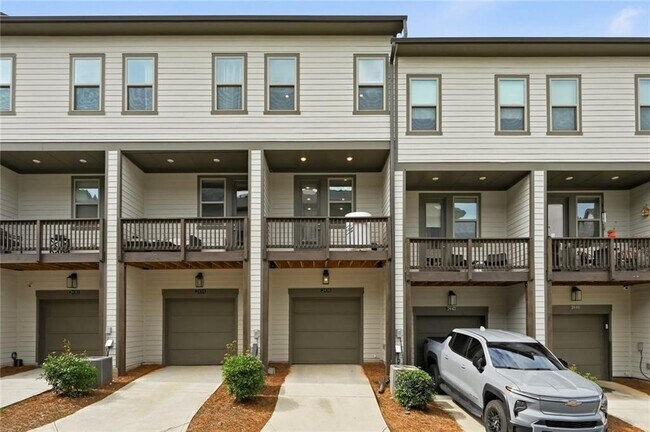 Building Photo - 2438 Figaro Dr