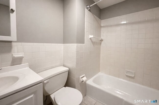 Building Photo - 230 N Main St