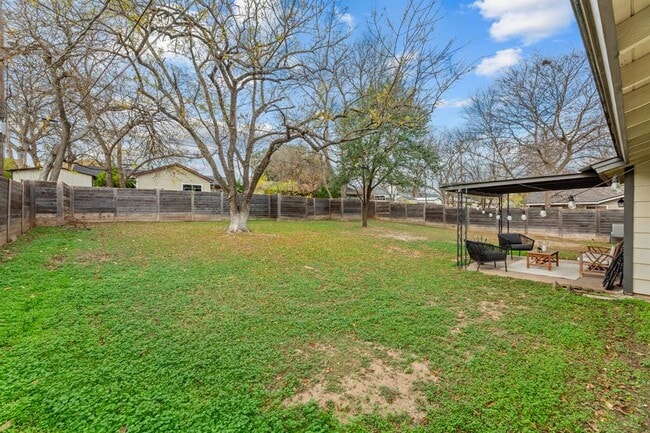 Building Photo - 8508 Bradford Dr
