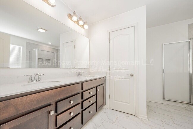 Building Photo - 4698 Selhurst Dr