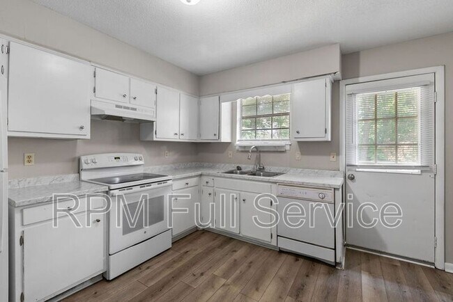 Building Photo - 4426 Central Valley Dr