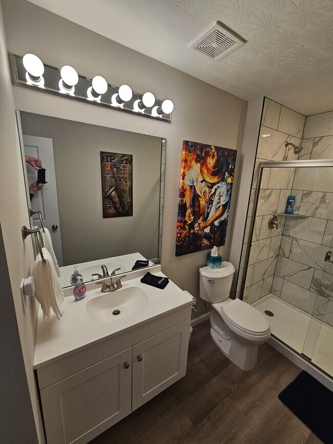 Building Photo - 814 Pierson Rd