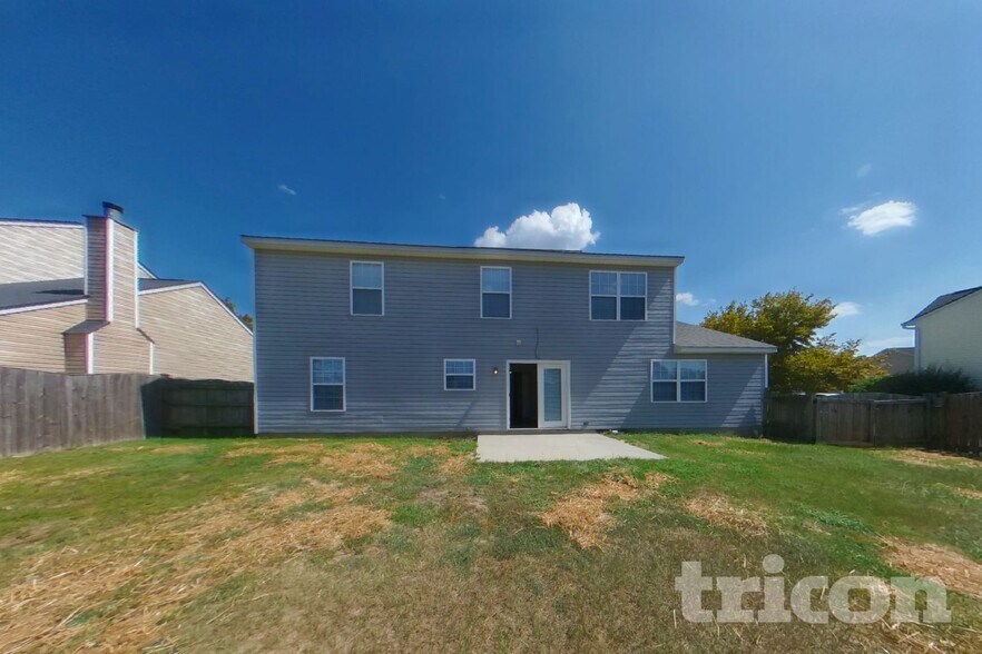 Building Photo - 142 Quiet Grove Dr