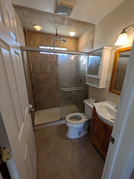 Building Photo - 430 Bartine St