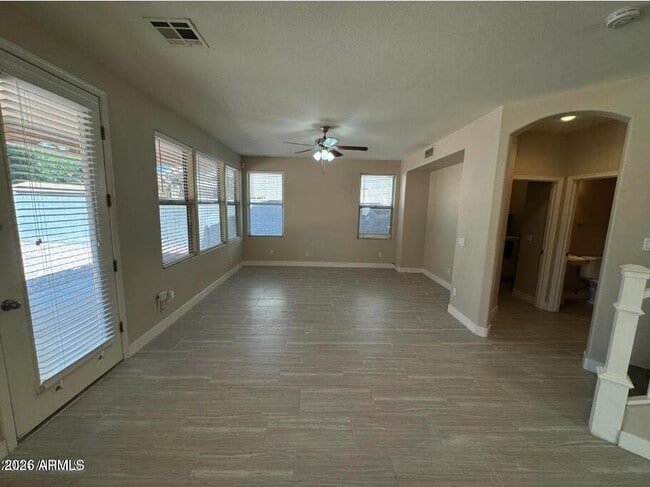 Building Photo - 1470 W Armstrong Way