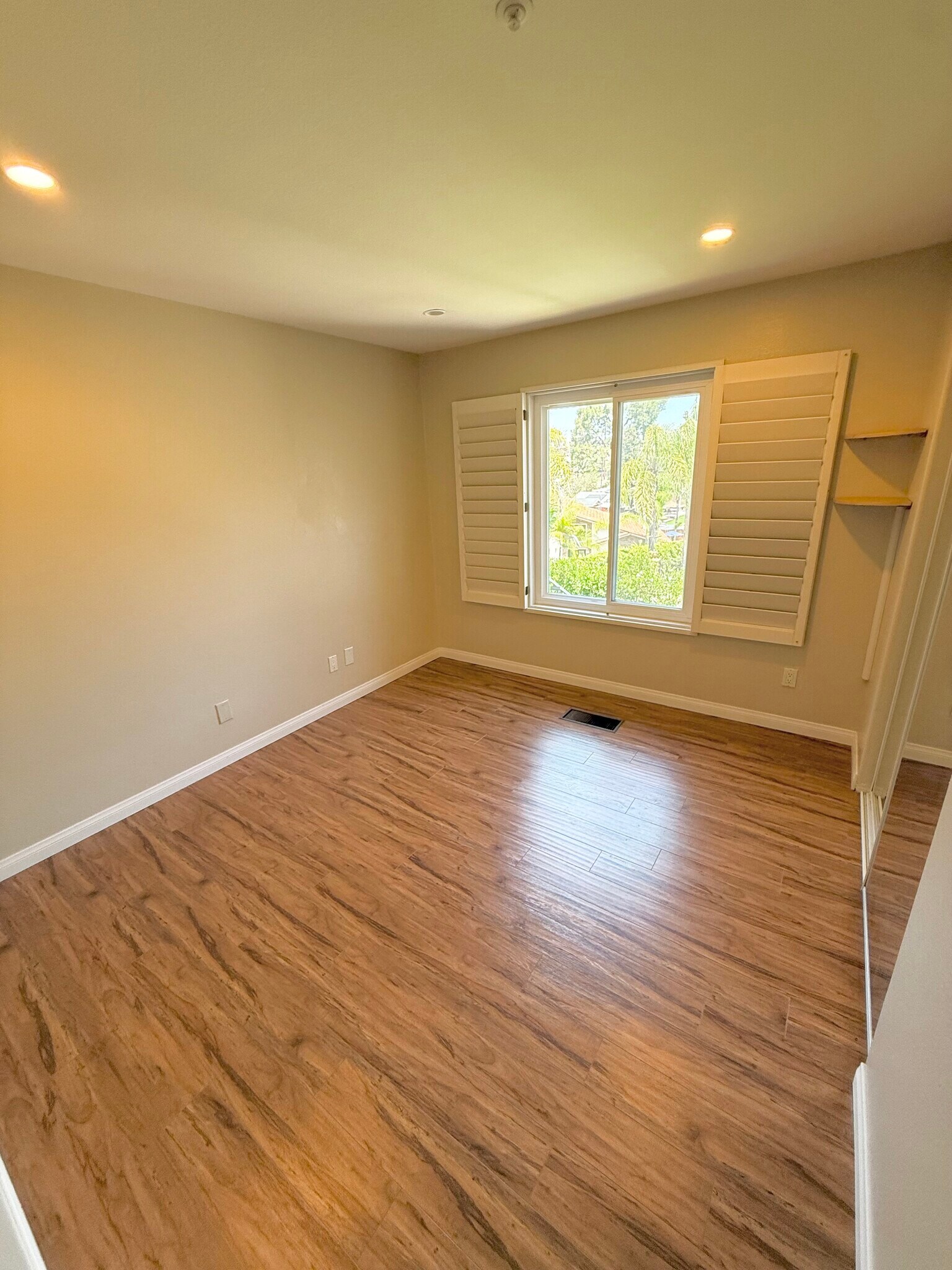 Building Photo - 709 Bozanich Cir