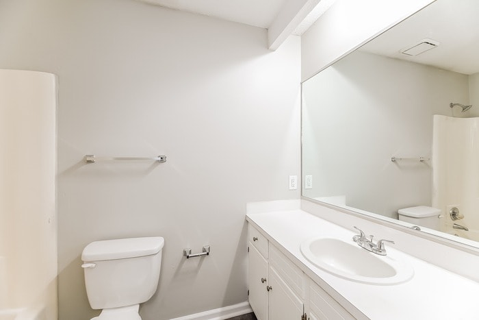 Building Photo - 405 Crestwood Dr
