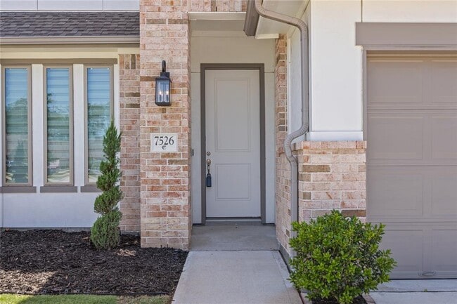 Building Photo - 7526 Cascades Pass Dr