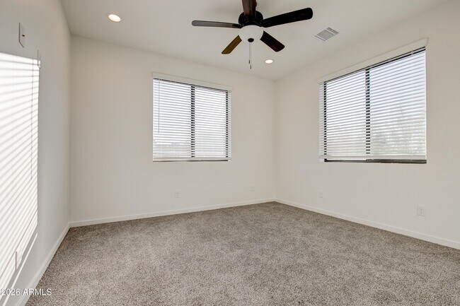 Building Photo - 16075 N 30th St