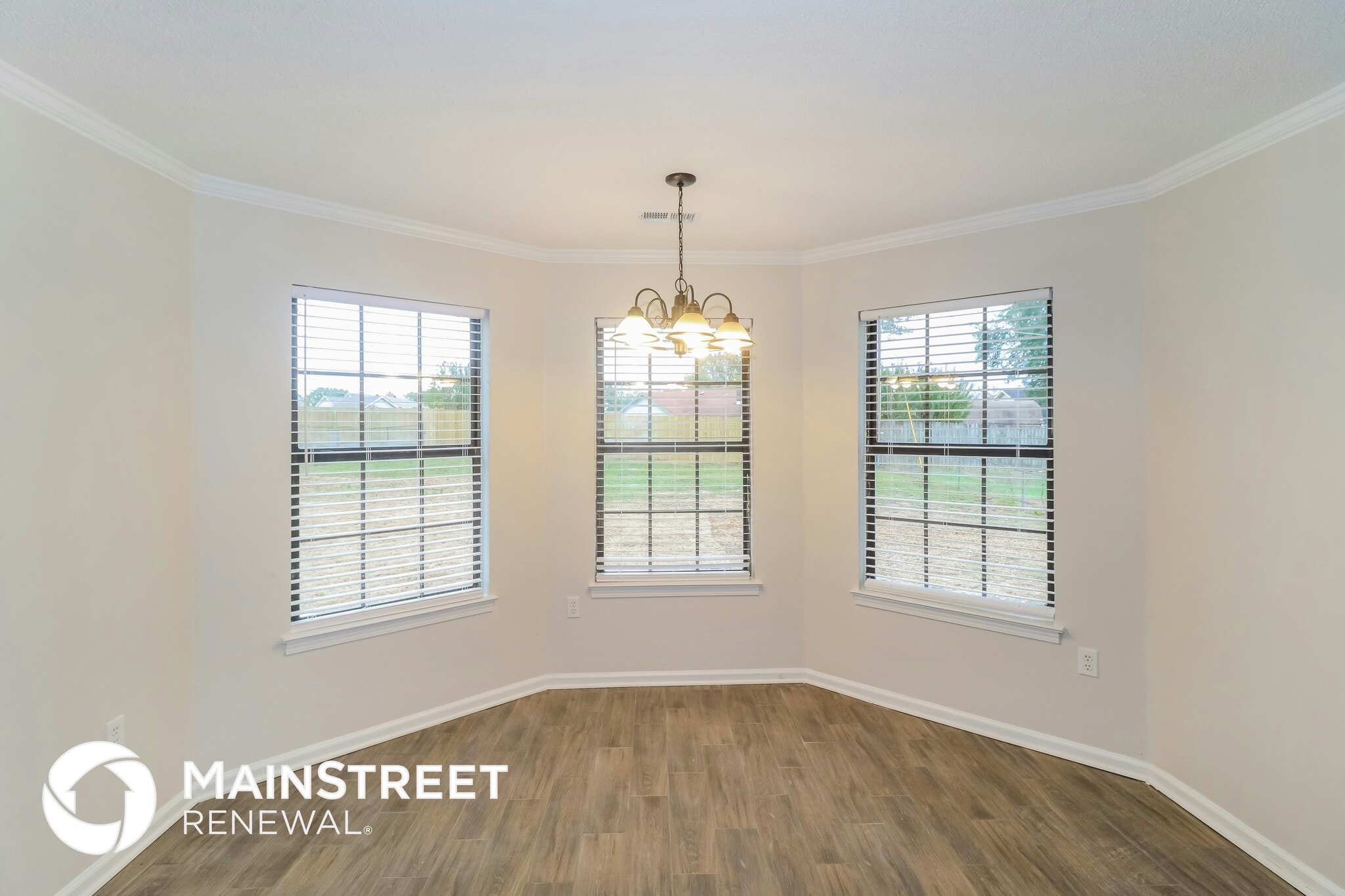 Building Photo - 7120 Oak Forest Dr