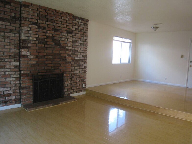 Building Photo - 32318 Crest Ln