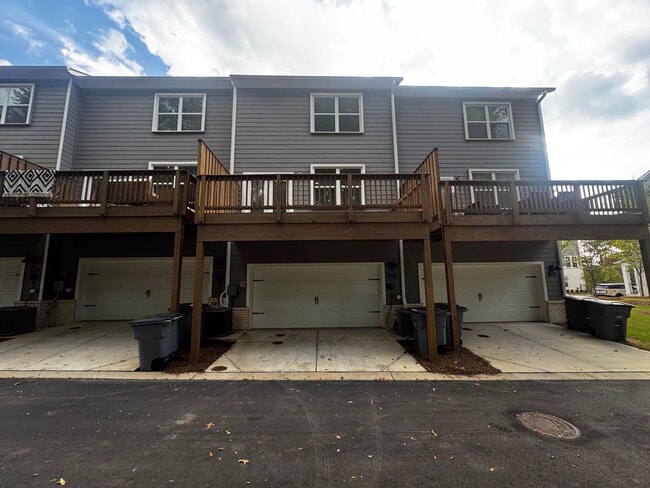 Building Photo - Room in Townhome on Chestnut Trce