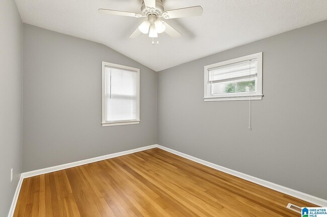 Building Photo - 2710 12th Ave E