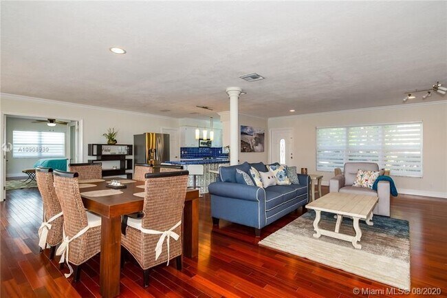 Building Photo - 1223 Seminole Dr