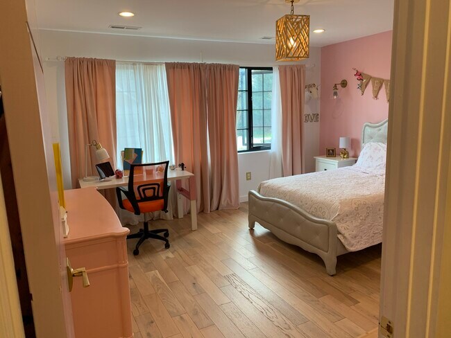 Building Photo - 4214 50th St NW