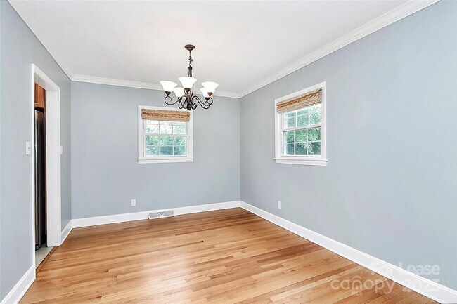 Building Photo - 6908 Lancer Dr
