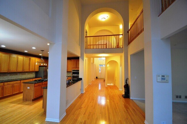 Building Photo - 8095 Boulder Ct