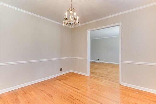 Building Photo - 2705 Bolling Rd