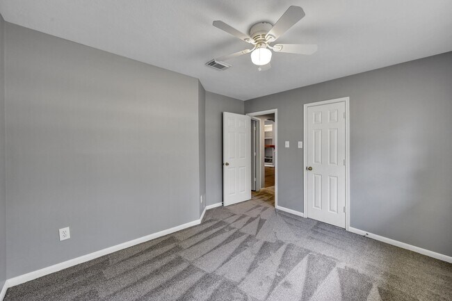 Building Photo - 95 N Crossed Birch Pl