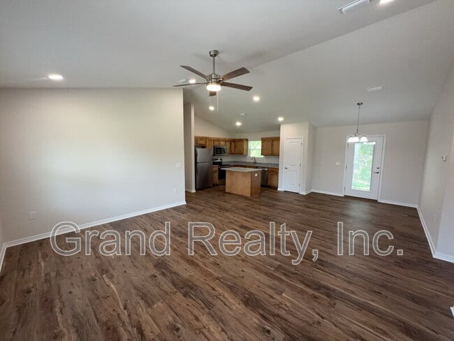 Building Photo - 4208 Eleanor St