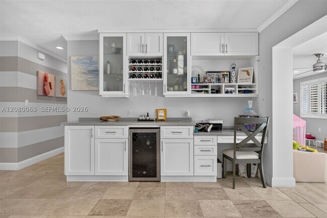 Building Photo - 14220 SW 86th Ave