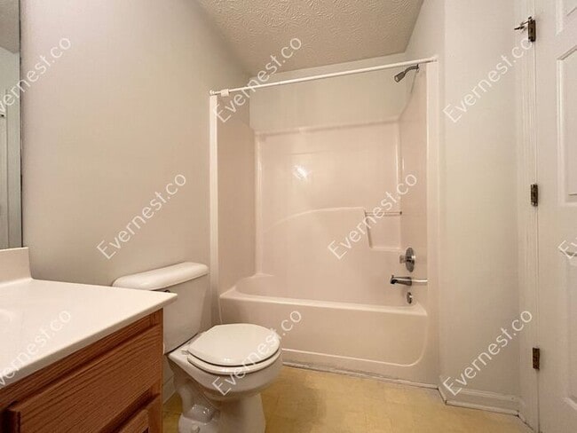 Building Photo - 128 Weatherstone Square Dr