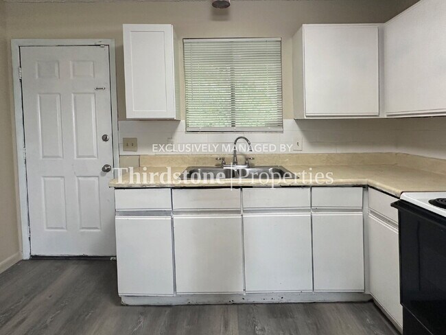 Building Photo - 5128 Westchase Ct