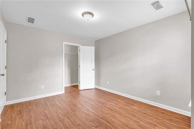 Building Photo - 1543 Creek Bend Ln NW