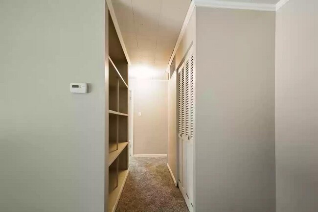 Building Photo - 1533 Hartford Rd