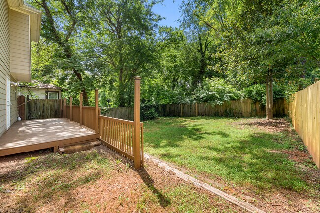 Building Photo - 1526 Venetian Dr SW