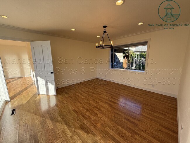 Building Photo - 7042 Valley Greens Cir