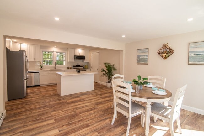 Building Photo - 11 Chatham St