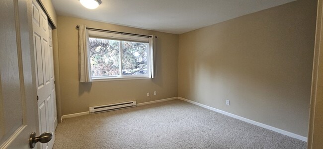 Building Photo - 11112 NE 124th Ln