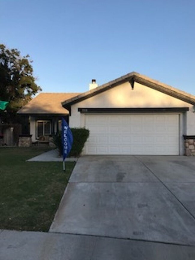 Primary Photo - Beautiful Southwest home!