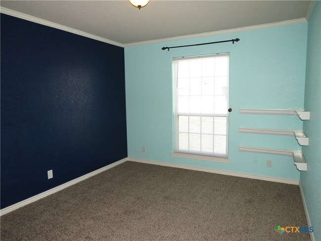 Building Photo - 2604 Hector Dr