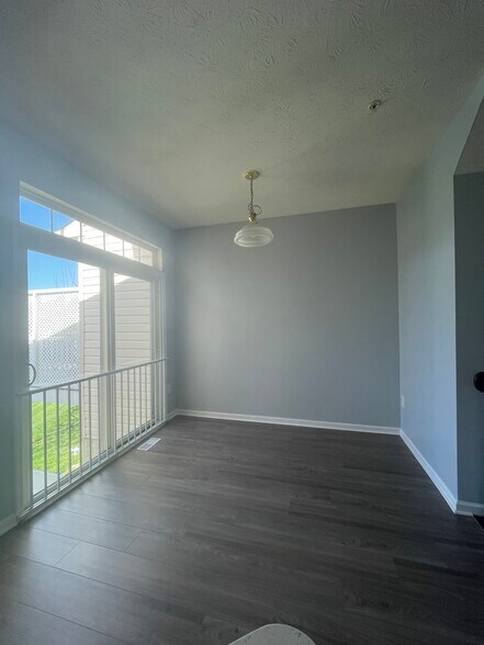 Dining Room - 1409 Pangbourne Way