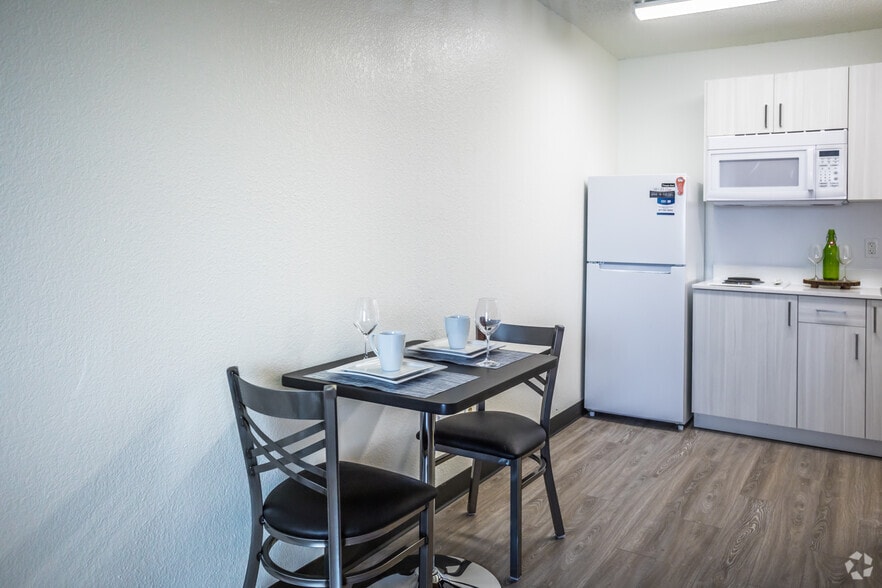 0 BR, 1 BA - Extra Large Suite - Siegel Select Memphis- All Utilties Included