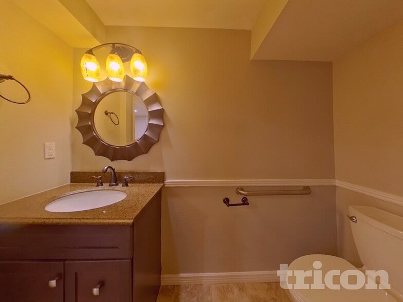 Building Photo - 7681 E Easter Pl