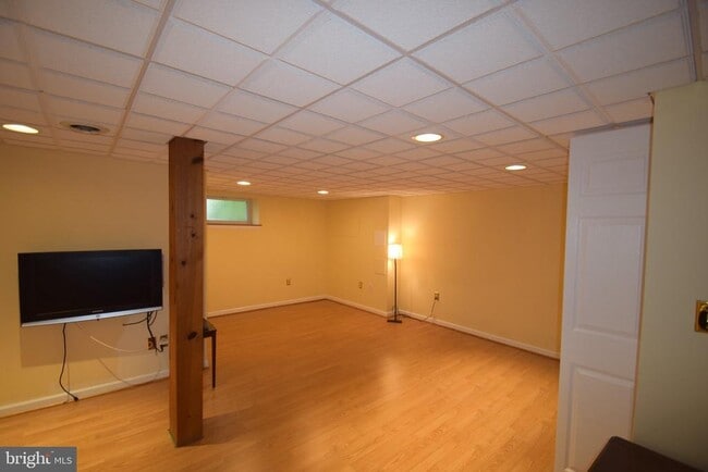 Building Photo - 4610 3rd St S