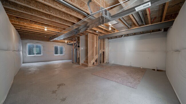 Building Photo - Lovely Three Bedroom Home with Mountain Views