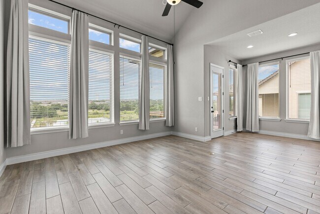 Building Photo - 1612 Eaton Pk