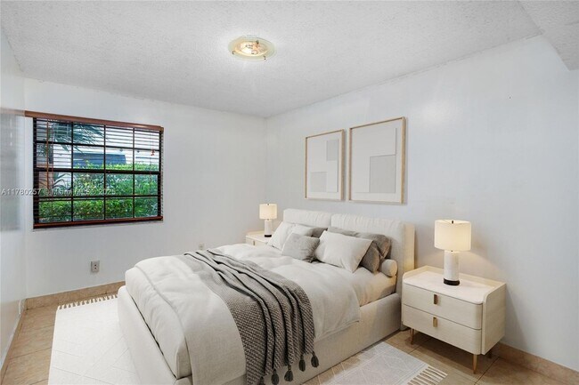Building Photo - 3553 Magellan Cir
