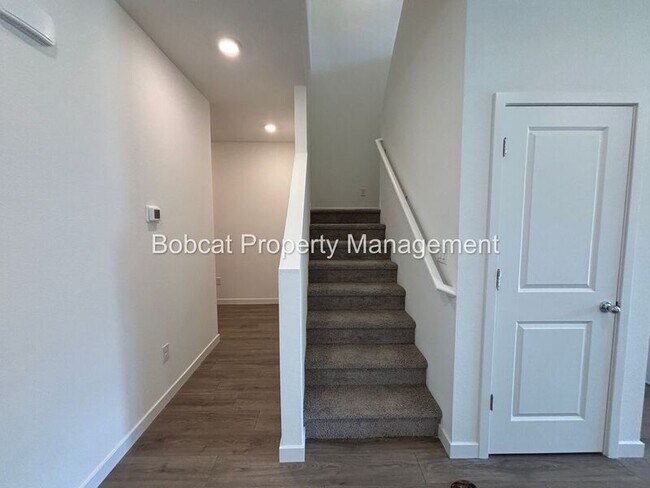 Building Photo - 839 Centerville St