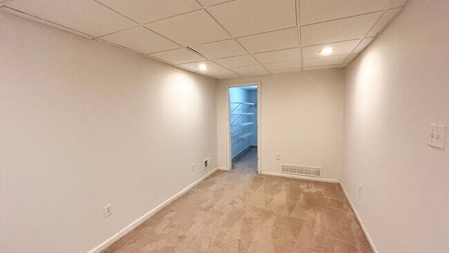 Building Photo - 1476 Lively Ridge Rd NE