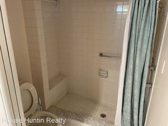 Building Photo - 1 br, 1 bath House - 4358 TAHITIAN GARDENS...